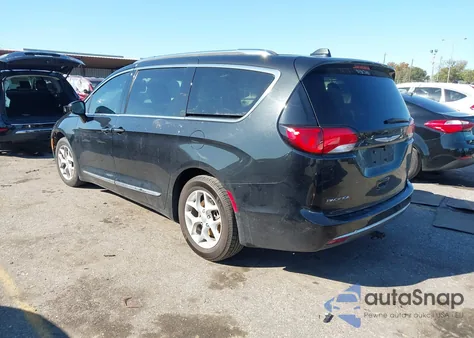 2017 Chrysler Pacifica Touring-L Plus z USA, uszkodzony, nr VIN 2C4RC1EG2HR506411